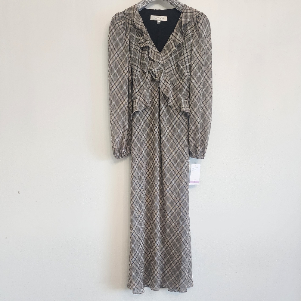 NWT Taylor Ruffled Chiffon Fit & Flare Maxi Dress - Size 6 - Picture 6 of 14